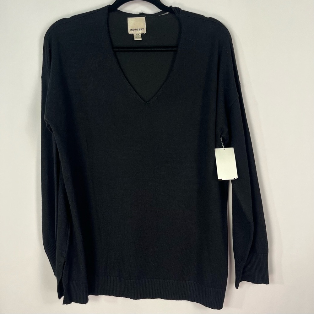 Industry Republic Clothing Black V-Neck Sweater sz Medium NWT⚠️